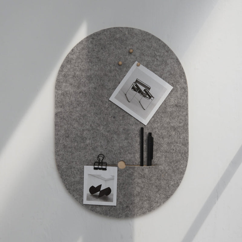 PIN OVAL notice board