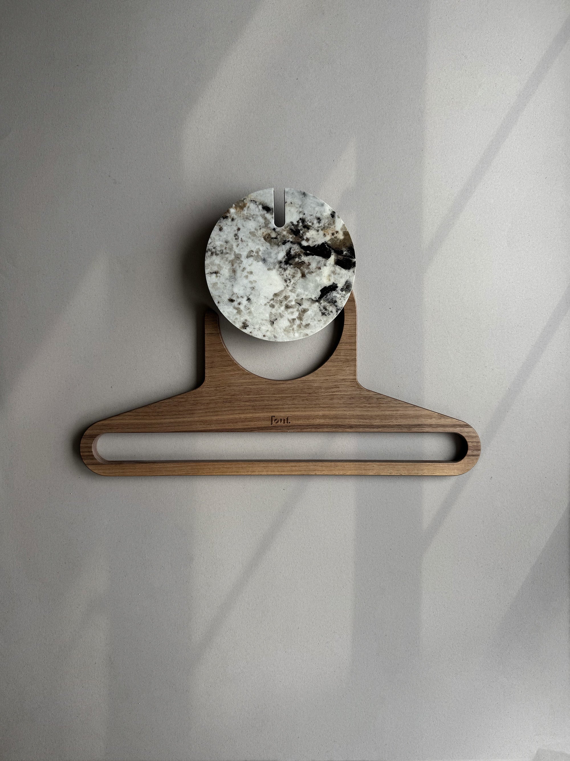 PLAN WALNUT coat hanger