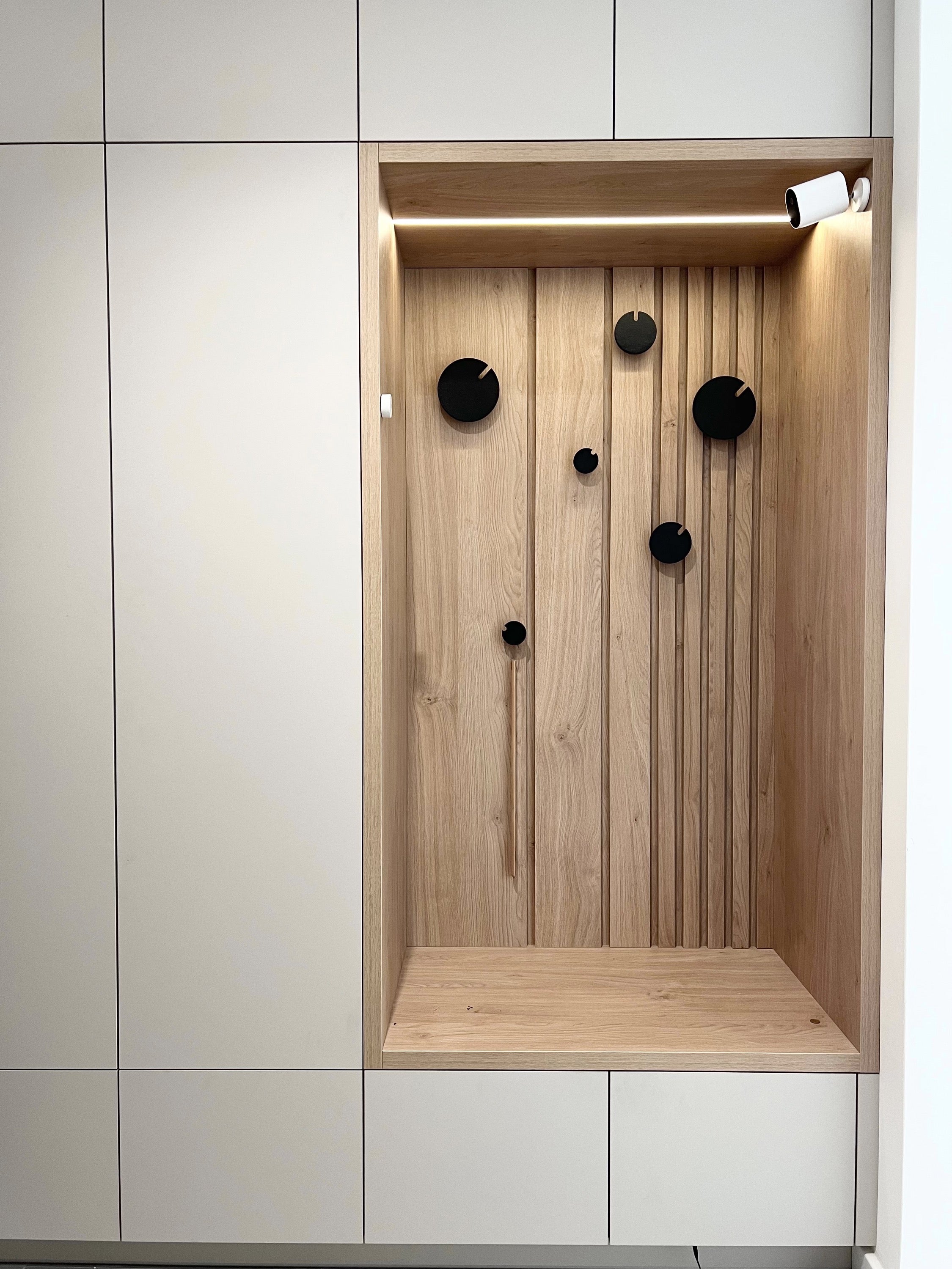 POLKA NOIR wall hooks set