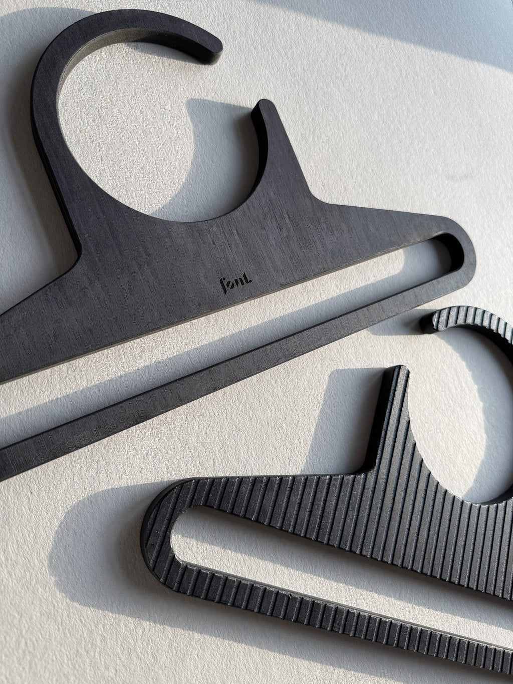 PLAN NOIR coat hanger