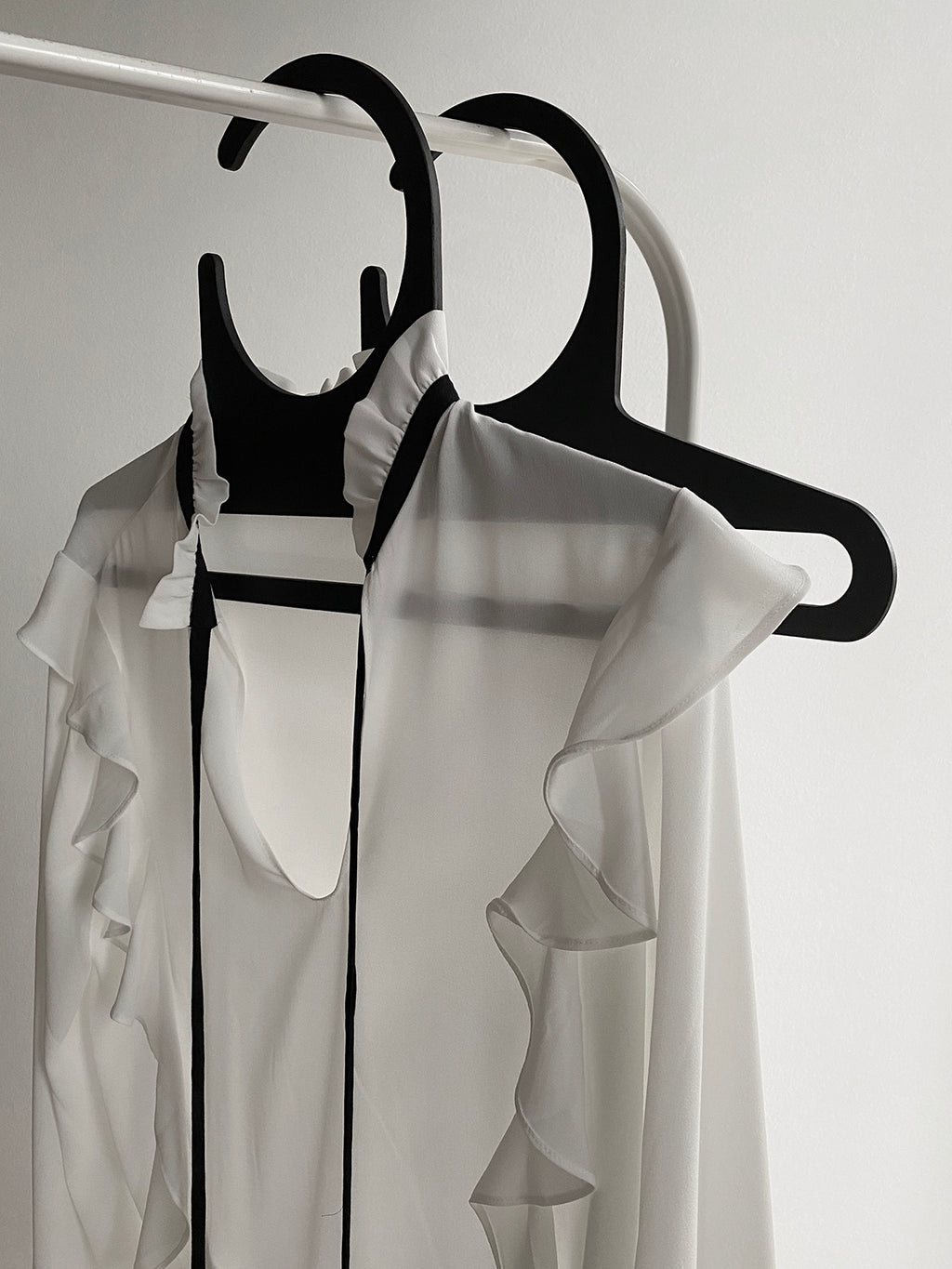 PLAN NOIR coat hanger