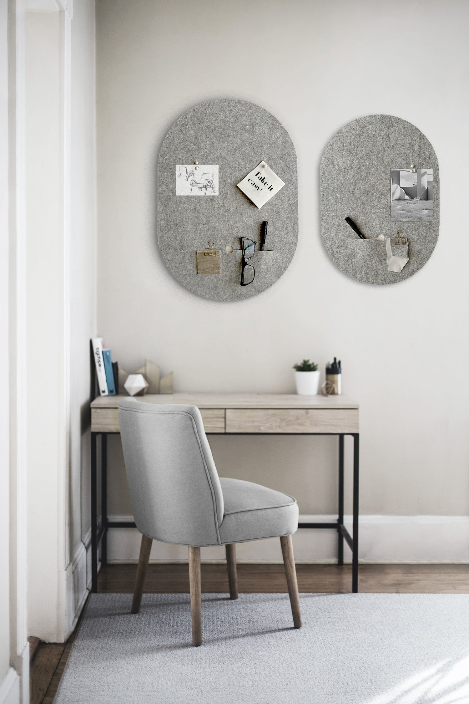 PIN OVAL notice board