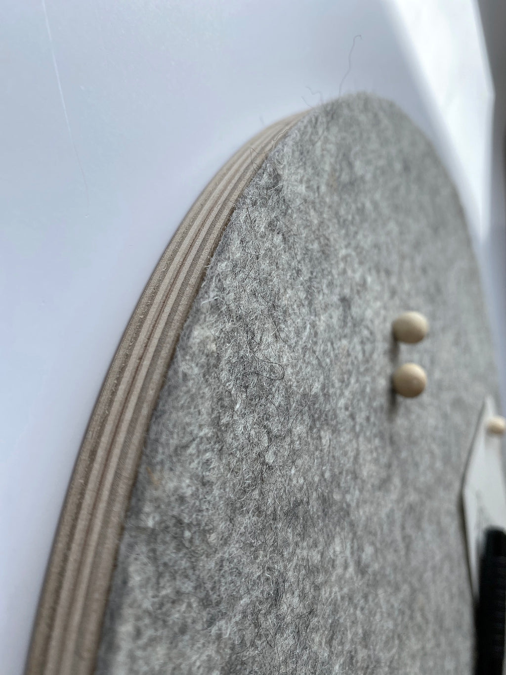 PIN ROUND notice board