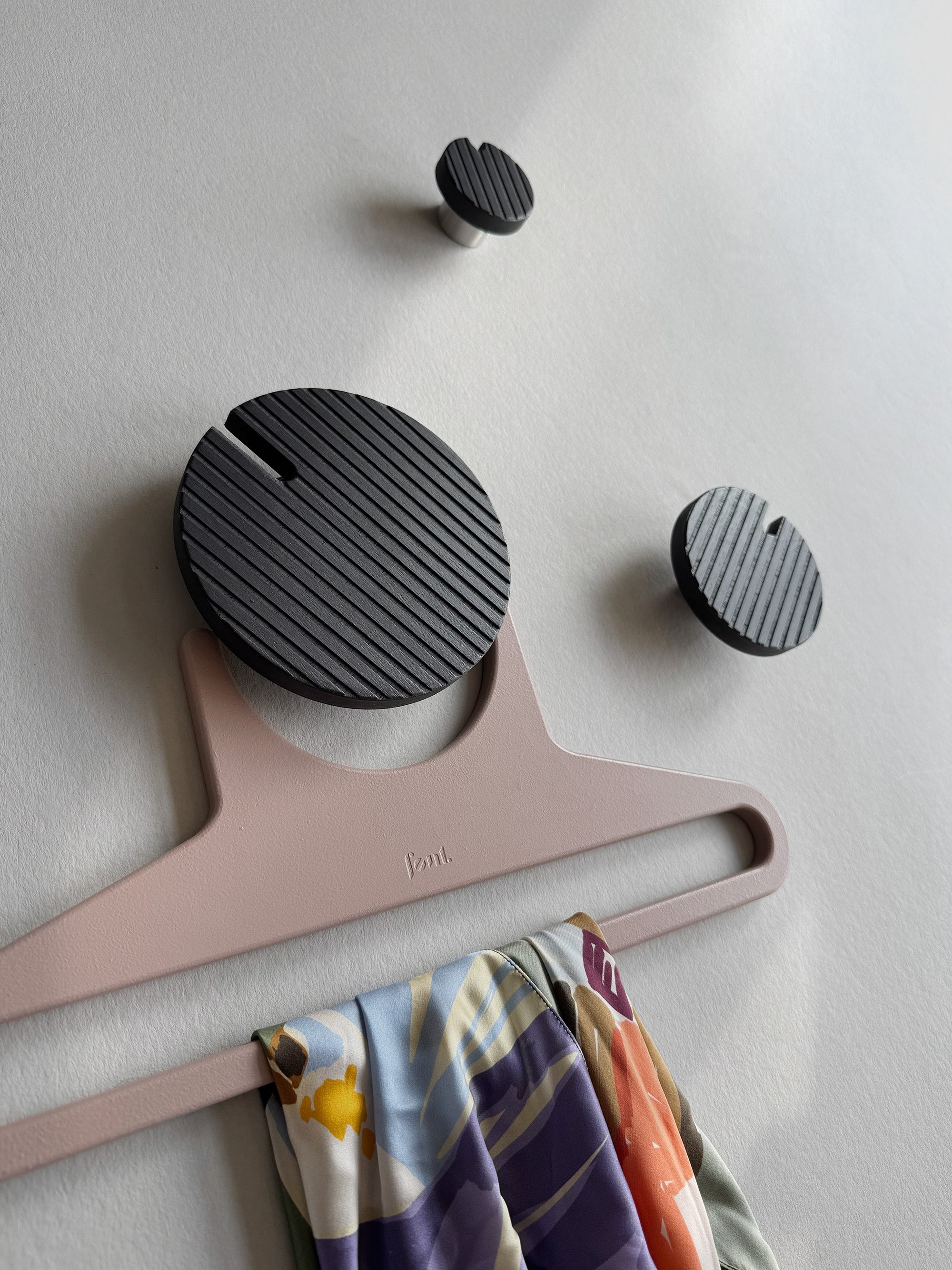 POLKA NOIR wall hooks set