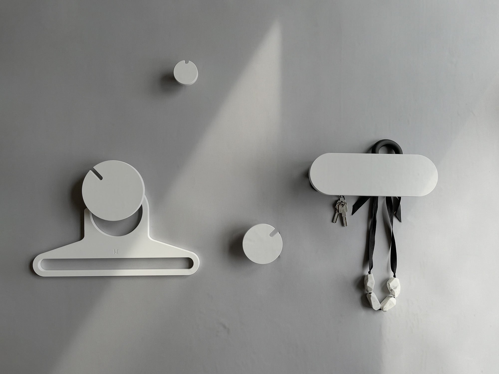 PLAN WHITE coat hanger