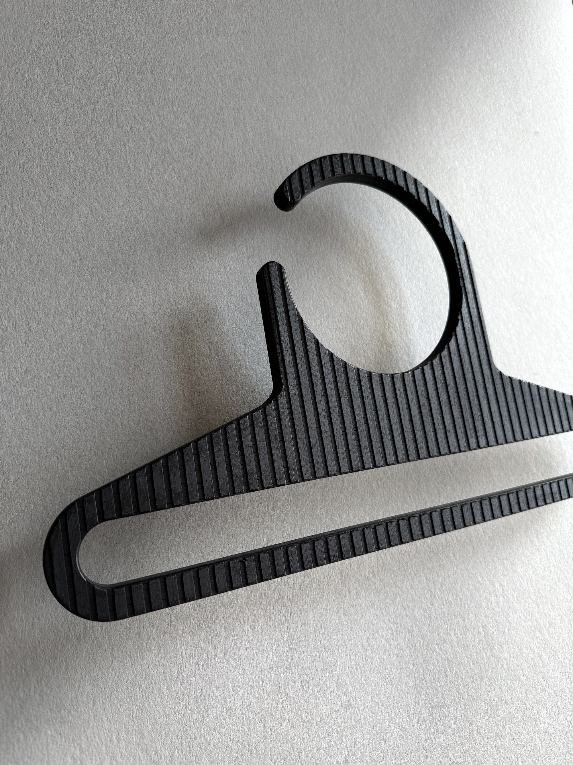 PLAN NOIR coat hanger