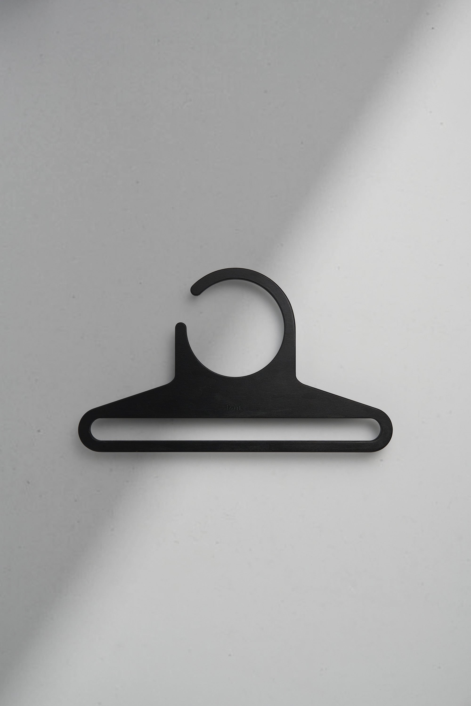 PLAN BLACK coat hanger
