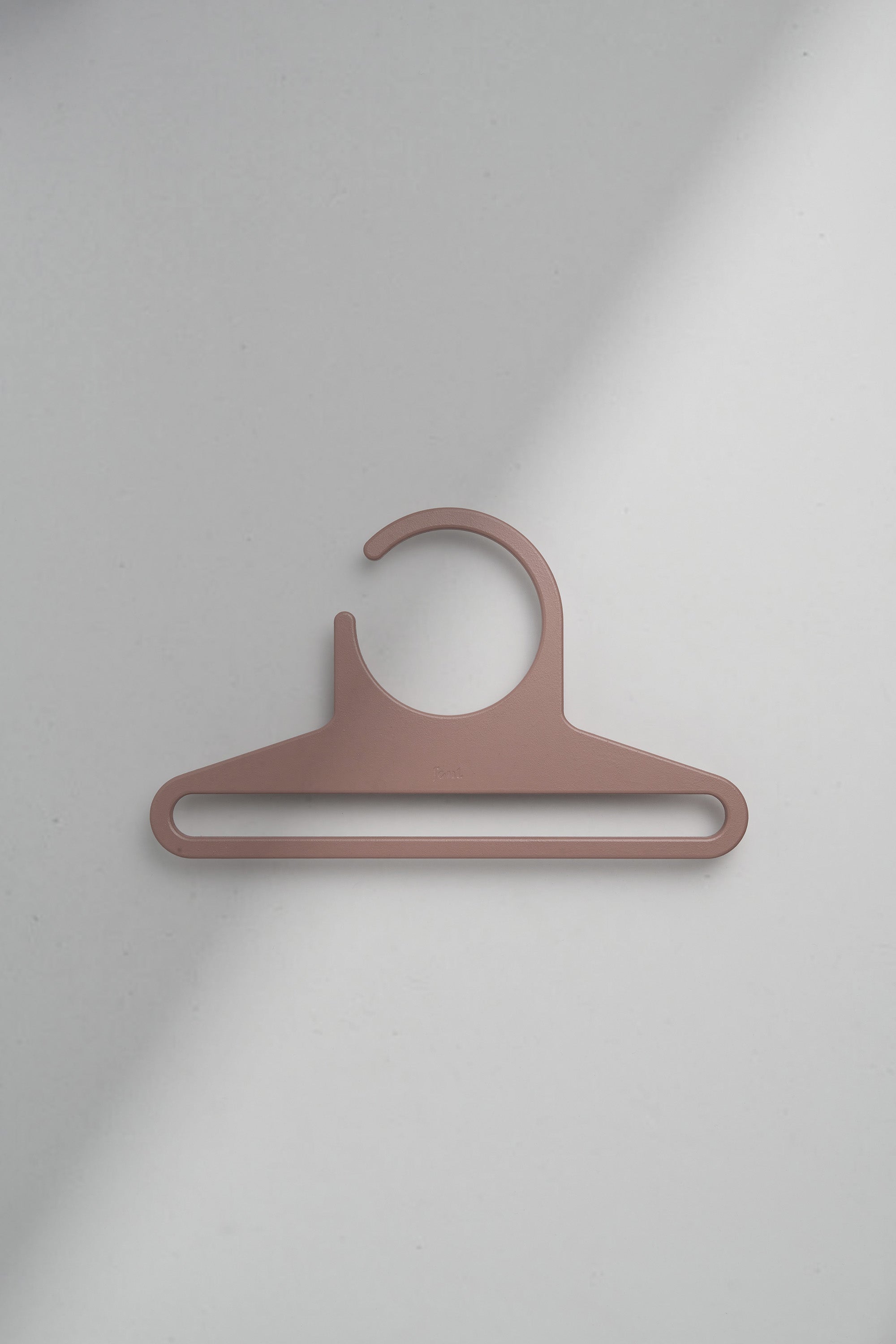 PLAN BLUSH coat hanger