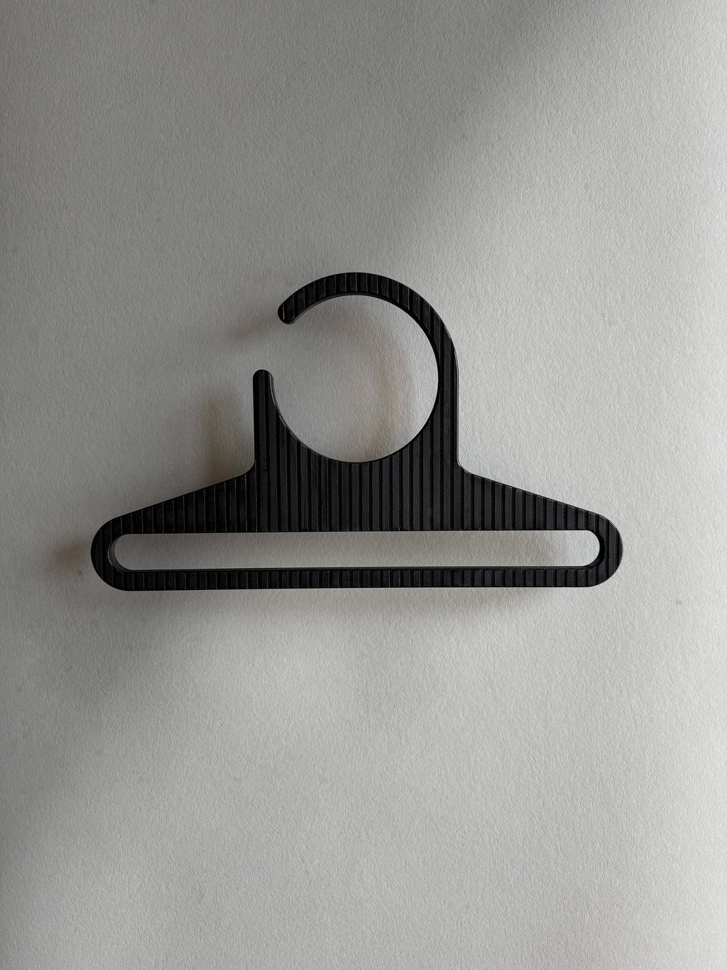PLAN NOIR coat hanger