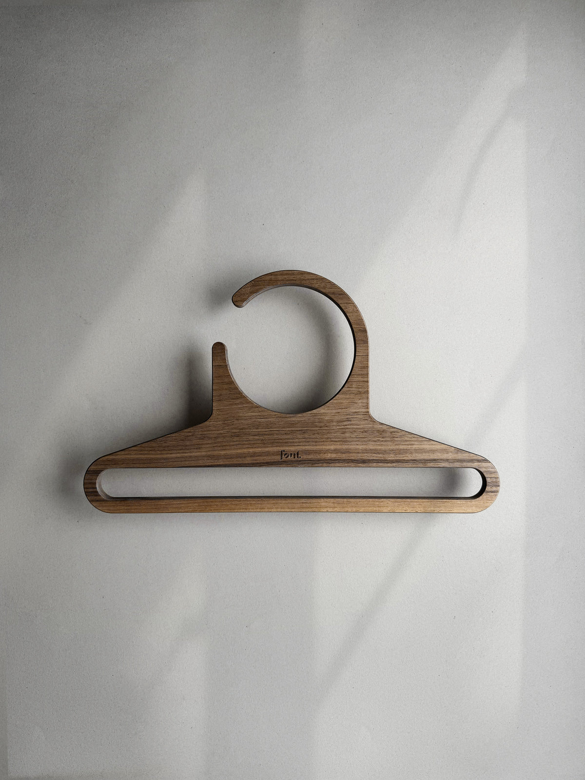 PLAN WALNUT coat hanger