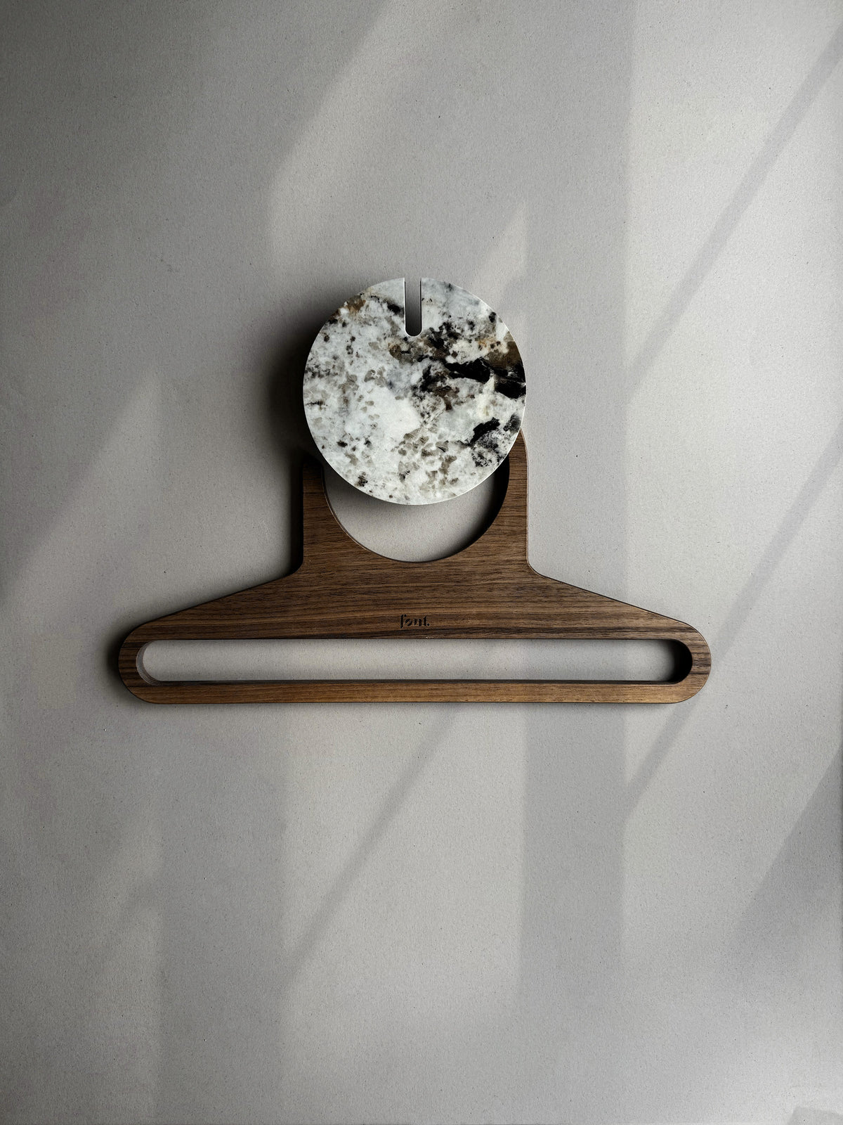 PLAN WALNUT coat hanger