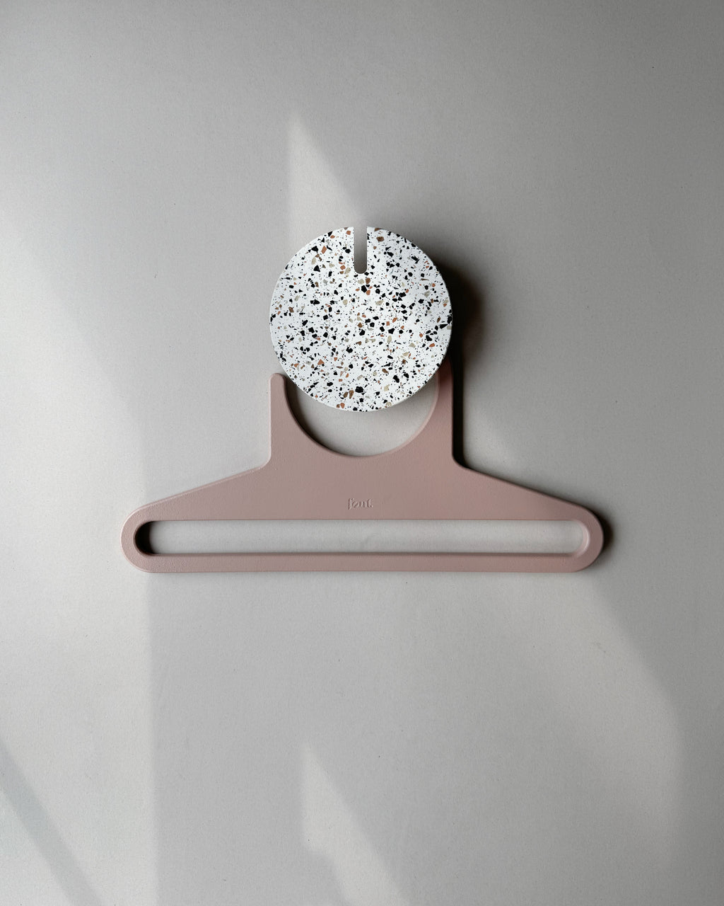 PLAN BLUSH coat hanger